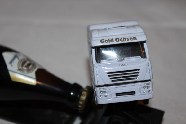 Ciężarówka  IVECO kolekcjonerski Gold Ochsen