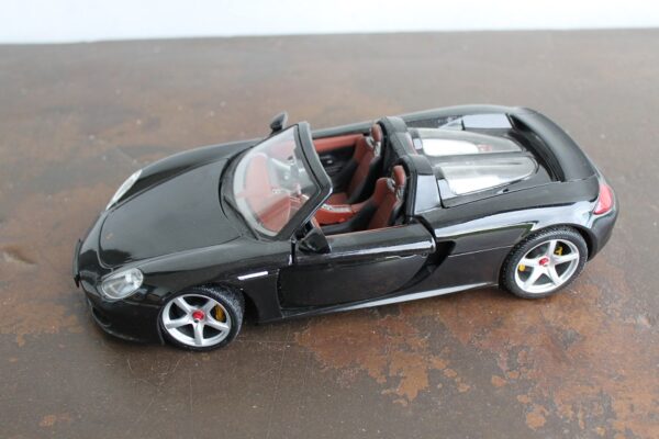 Porsche Carrera GT MAISTO 1:18 CZARNA PERŁA