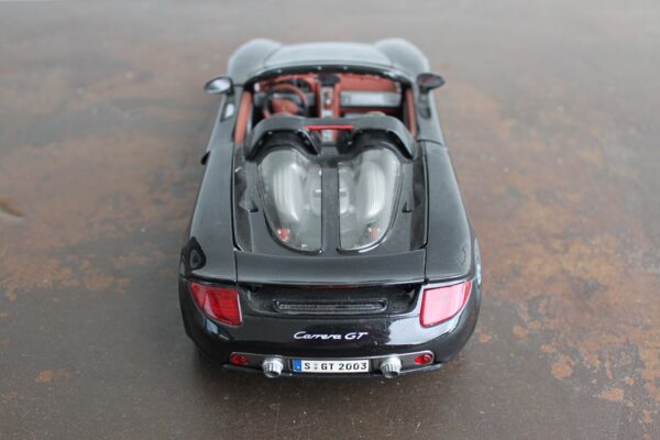 Porsche Carrera GT MAISTO 1:18 CZARNA PERŁA