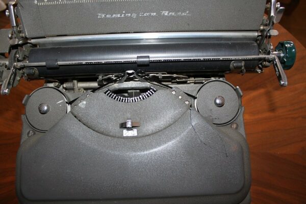 Stara maszyna do pisania REMINGTON