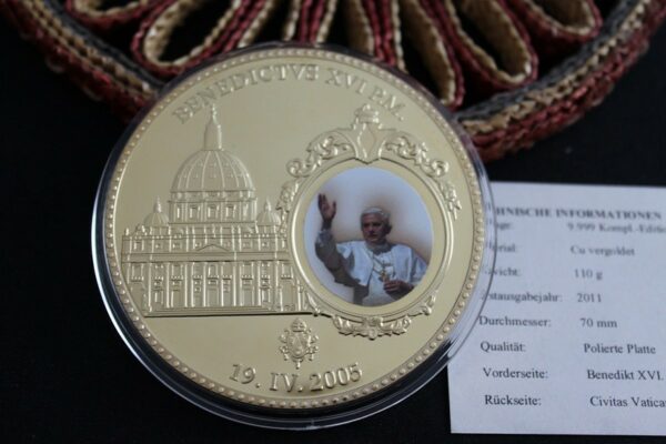 Papież Benedykt XVI MEDAL 2011