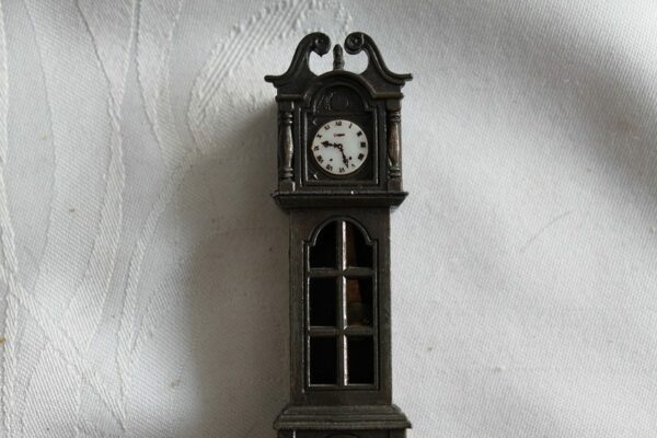 Stara  kolekcjonerska temperówka zegar