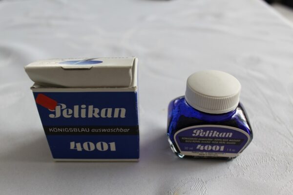 Atrament Pelikan 4001 królewski niebieski