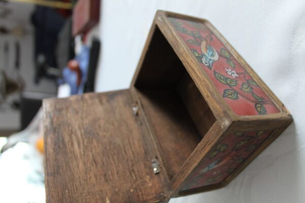 Stara drewniana szkatułka witraże Ptaki