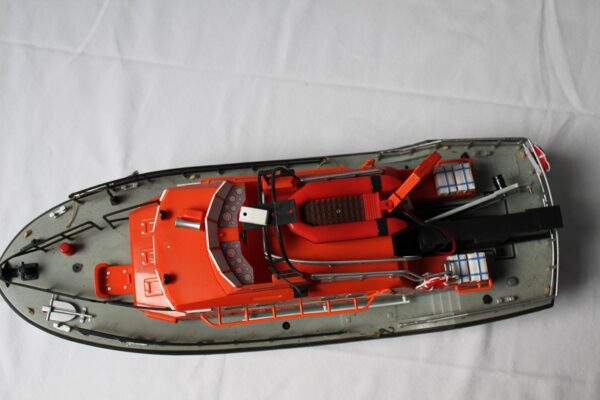 Statek Holownik na baterie Lifeboat Agnes