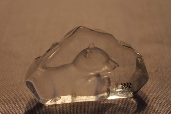 Mats Jonasson ołowiana szklana kryształowa rzeźba niedźwiedzia