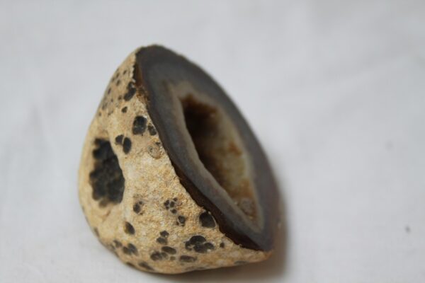 Geoda agat  kamień naturalny brązowy