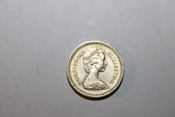 One Pound 1983 r Moneta Wielka Brytania Elizabeth II