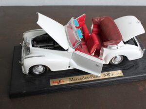 Mercedes-Benz 300 S (1955)  Special Edition Maisto 1:18