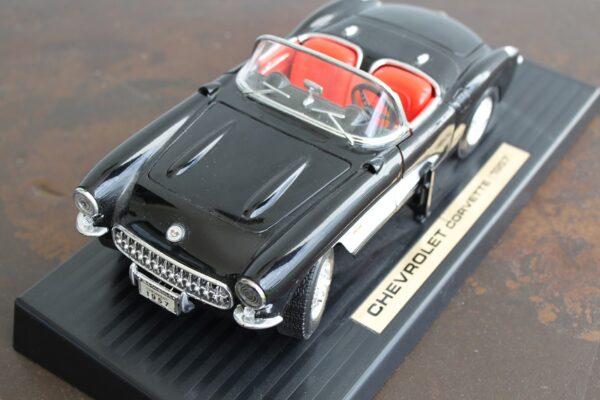 Chevrolet Corvette 1957 Majorette (Burago) 1:18