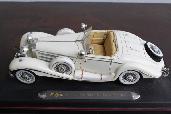 Mercedes-Benz 500 K 1936 Cabrio Maisto 1:18  biały