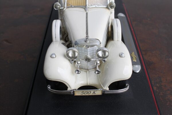 Mercedes-Benz 500 K 1936 Cabrio Maisto 1:18  biały