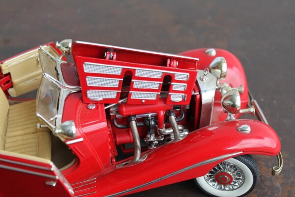 Mercedes-Benz 500 K Typ Specialroadster 1936 Maisto 1:18 czerwony