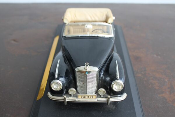 Mercedes-Benz 300 S 1955 Maisto 1:18 z 2005 r czarny