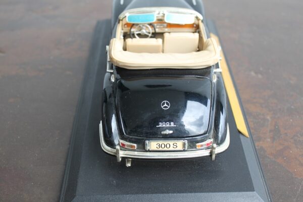 Mercedes-Benz 300 S 1955 Maisto 1:18 z 2005 r czarny