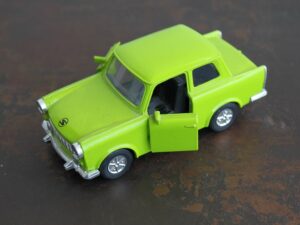 TRABANT 601 DDR 1:43 Atlas zielony