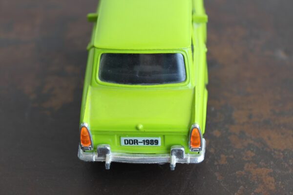 TRABANT 601 DDR 1:43 Atlas zielony