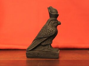 Figurka Egipski  bóg nieba Horus Vintage