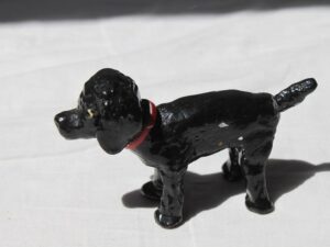 Goebel Porcelanowa figurka Pies czarny Vintage