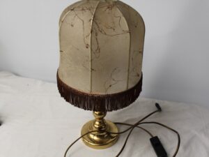 Lampka nocna  stołowa  kremowy abażur skóra cielenca Vintage