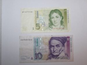 Banknot Niemcy 5 marek z 1991 i 10 marek z 1993 r Banknot Niemcy 5 marek z 1991 i 10 marek z 1993 r