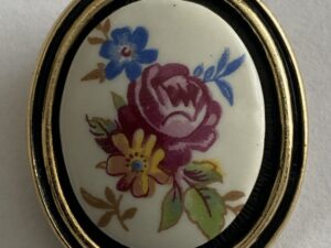 Owalna porcelanowa pozłacana broszka w stylu vintage Czechy Jablonex